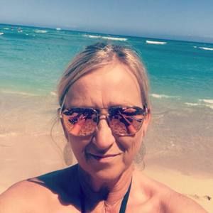 Meet your Posher, Lorie